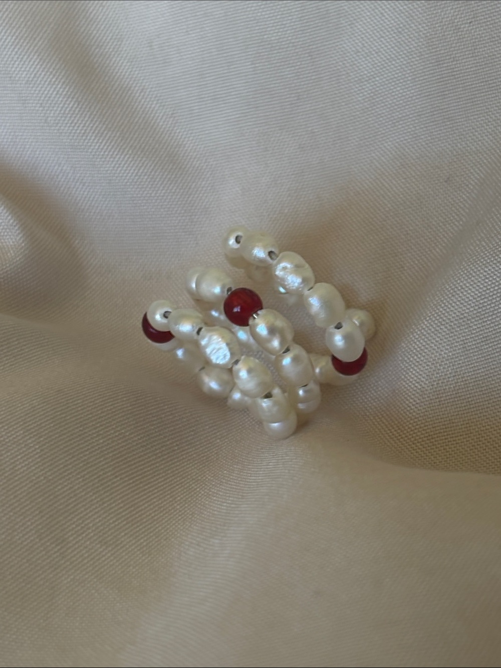 GARNET RICE PEARL RING Red White Adjustable Vtg Wrap-around - Picture 3 of 4